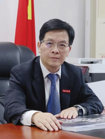 曾维伦